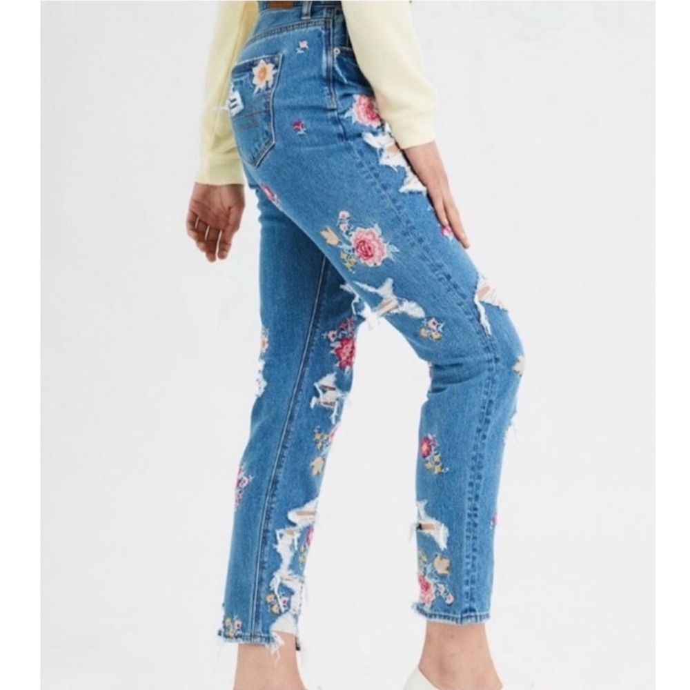 AE - Embroidered Distressed Mom Jean